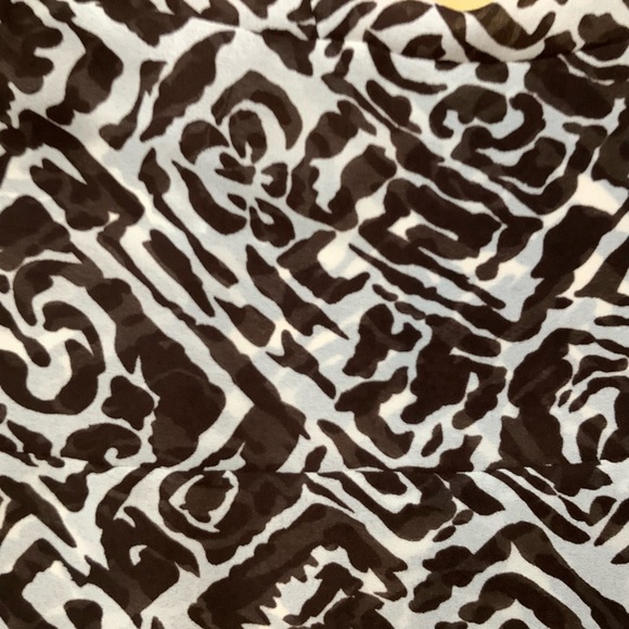 HARVE BENARD Chocolate and Cream Floral Blouse - Picture 8 of 11